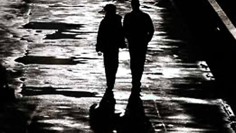 Furious US girl tears boyfriend's genital