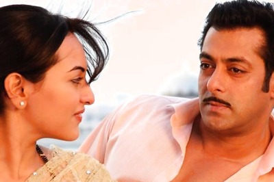 Salman Khan Burst Into Laughter Hearing Sonakshi Sinha's First Paycheck, Asked Her To Buy Him A Gift