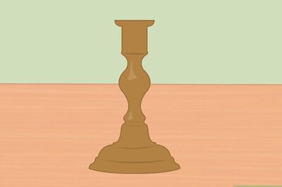 How to Become an Antiques Dealer