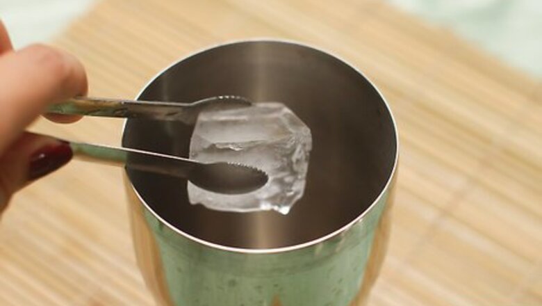 How to Make a Blue Mountain Cocktail