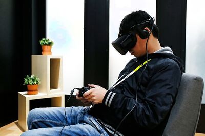 Mark Zuckerberg Congratulates Oculus Team on Winning Emmy for VR Film