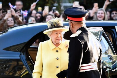 Queen Elizabeth II 'Nearly Shot' by Buckingham Palace Guardsman, Says Report