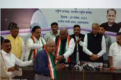 Gujarat Elections 2022: Ex-BJP Minister Jaynarayan Vyas Joins Congress Ahead of Polls