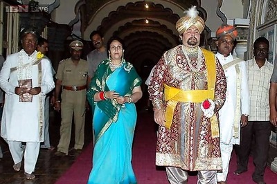 Old Mysore wants queen to choose a successor to Wodeyar