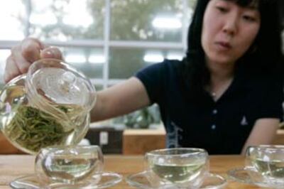 Feeling blue? Green tea may help, study shows