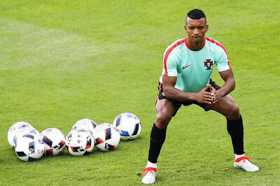 Portugal's Nani Signs for Valencia on Three-Year Deal