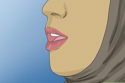 How to Recite the Muslim Call to Prayer (Adhan)