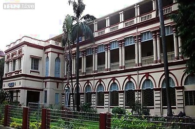 West Bengal: Jadavpur University blames teachers, students for academic loss