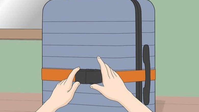 How to Use a Luggage Strap