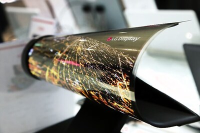 LG unveils an 18-inch display that can be rolled up like newspaper