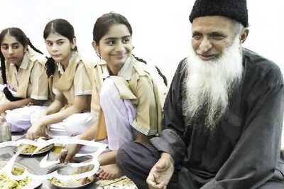 Pak Releases Obituary for Edhi by Mistake, Issues Apology