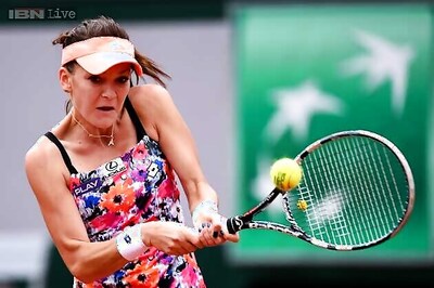 Agnieszka Radwanska advances to second round at French Open