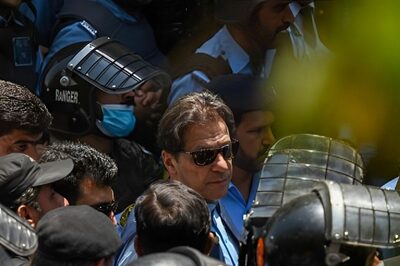 In a Last-Ditch Effort, Imran Khan's Party Moves Pak SC to Save Cricket Bat Election Symbol