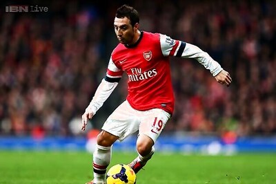 Arsenal beat Fulham 2-0 to stay top of EPL