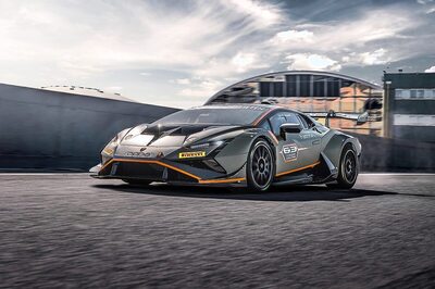 Lamborghini Squadra Corse Unveils New Huracan Super Trofeo EVO2, To Race in 2022 Season
