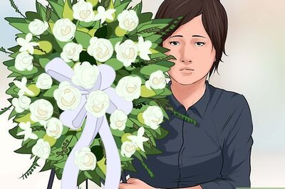 How to Comfort Someone Who Has Lost a Sibling