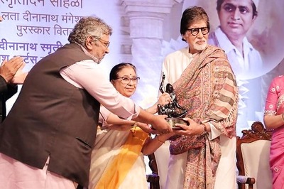 Amitabh Bachchan Says 'Aabhar' As He Drops Photo From Lata Deenanath Mangeshkar Award Ceremony