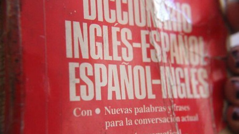 How to Say Greetings and Goodbyes in Spanish