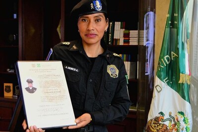 Heartwarming: Mexican Police Officer Breastfeeds Crying Baby After Hurricane Otis