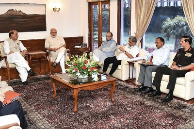 PM Narendra Modi Chairs Meet With Top Ministers and Officials on Kashmir