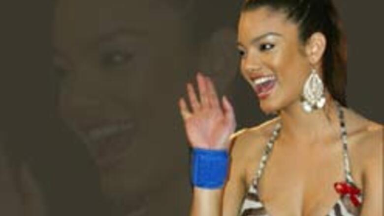 Miss Universe finds Salman 'hot'