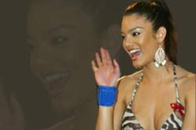 Miss Universe finds Salman 'hot'