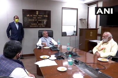 Delegation of 20 Haryana Farmers in Support of Agri Laws Meet Union Min Tomar; Seek Amendments, Not Repeal