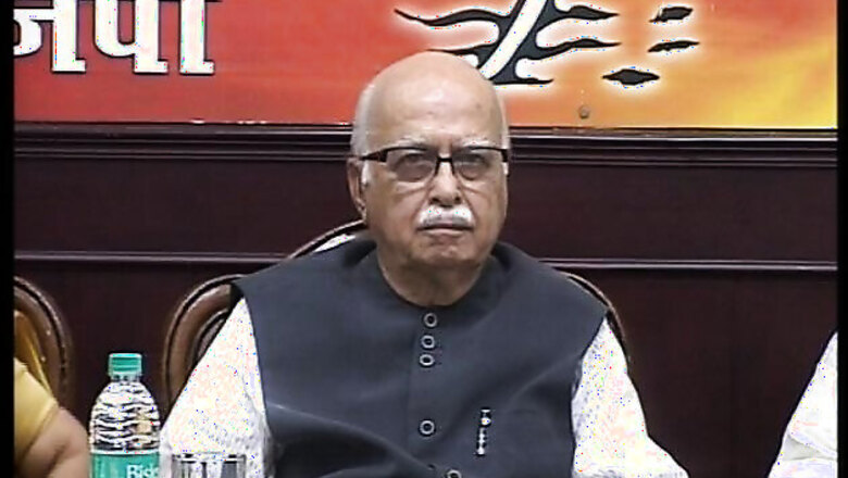 LK Advani praises Narendra Modi at BJP conclave