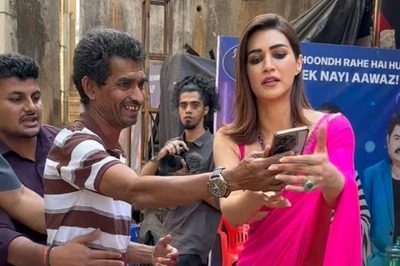 Kriti Sanon Tells Her Bodyguard 'Arey Chodo' As He Stops a Fan From Taking Selfie With Her | Watch