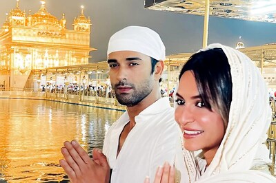 Pulkit Samrat Visits Golden Temple With Girlfriend Kriti Kharbanda To Celebrate Fukrey 3’s Success