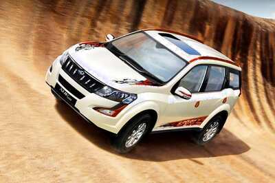 2018 Mahindra XUV500 Facelift Interiors Spied, Gets Leather Wrapped Cabin