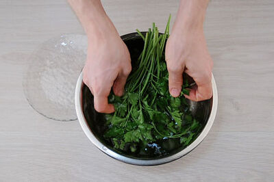 How to Cut Parsley