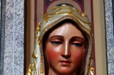 US Churchgoer Claims Virgin Mary Statue Blinked, Shares Photo Online