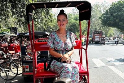 Is Scarlett Johansson In Delhi? FAKE Photo Of Actress Sitting In A Rickshaw Goes Viral; Know The Truth Here