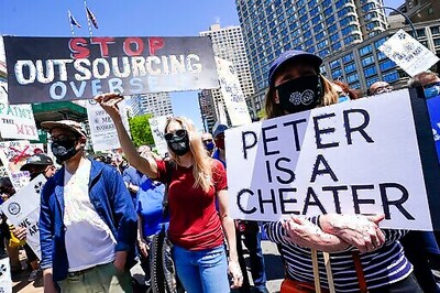 Locked Out Stagehands Protest Outside Metropolitan Opera