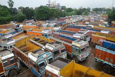 Shriram Transport Finance Okays Rights Issue to Promoters for Rs 1,500 Crore