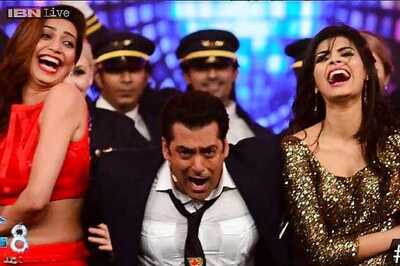 In 'Bigg Boss' to overcome fear of exposing myself, to see whether I can survive: Karishma Tanna