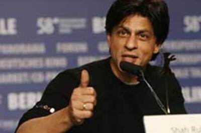 SRK discharged from hospital after shoulder surgery