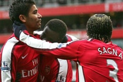 FA Cup: Eduardo strike sees Arsenal dispatch Burnley