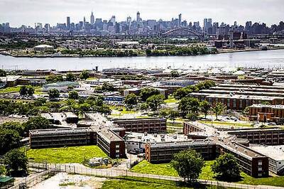 NY Moving Women, Trans Inmates From Rikers To State Lockups