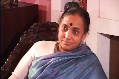 Governor Margaret Alva flags off ambulance for animals