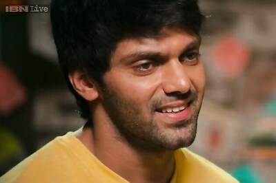 Arya explores Malaysia, Singapore for 'Irandam Ulagam'