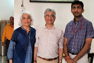 UK PM Rishi Sunak’s Parents Yashvir and Usha Visited Vaishno Devi Shrine in June