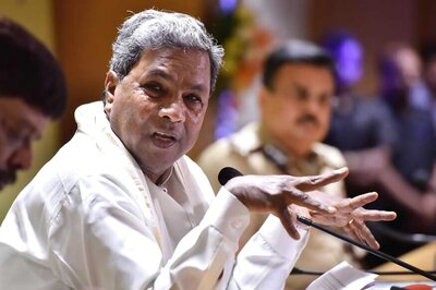 Centre Can Bestow Bharat Ratna on Shivakumar Swamiji Instead of Savarkar, Says Siddaramaiah