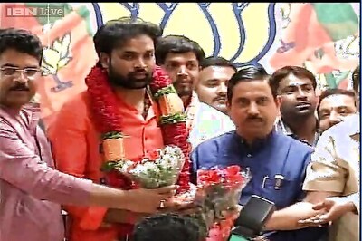 B Sriramulu back in BJP, likely to contest LS polls from Bellary