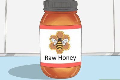 How to Make a Honey and Sugar Face Scrub