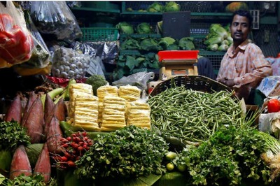 Retail Inflation Soars to 17-Month High of 6.95% in March On High Food Prices