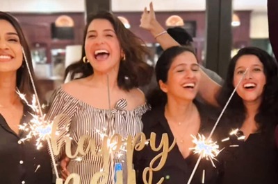 Anushka Sharma Flashes Radiant Smile in Unseen Pic With Her Girl Squad from New Year's Party
