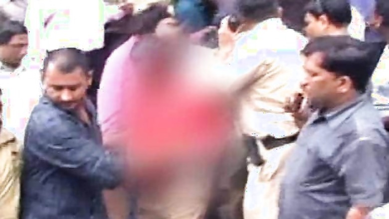 Robbers loot jewellery shop in Pune