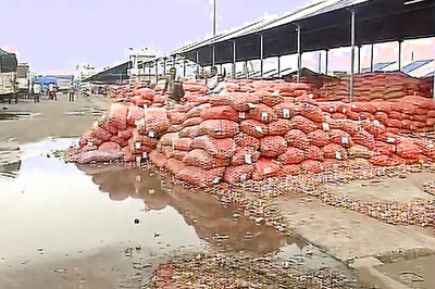 Farmers Block Highway in Malegaon Over Declining Onion Prices